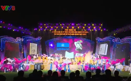 Kỷ niệm 250 năm năm sinh, 200 năm năm mất của nữ sĩ Hồ Xuân Hương