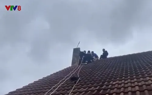 Giải cứu thanh niên có ý định tự tử