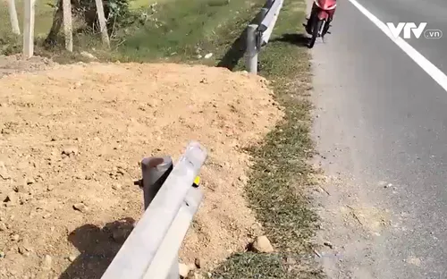 Tự ý tháo gỡ hộ lan trên tuyến Quốc lộ 1A qua Ninh Thuận
