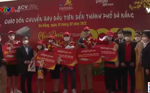 Chuyến bay đầu tiên "xông đất" Đà Nẵng