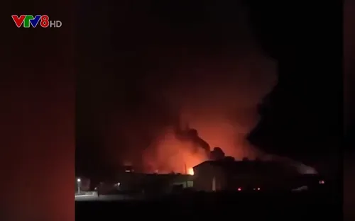 Cháy suốt đêm tại một nhà máy ở Nhật Bản