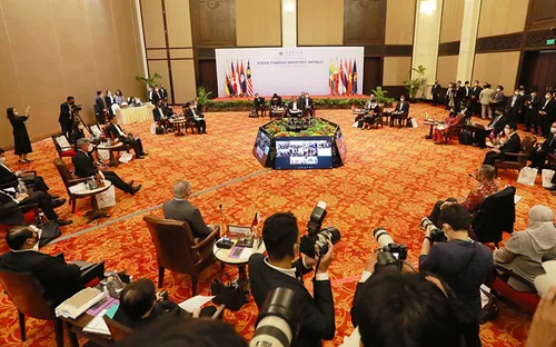 Việt Nam đề xuất những sáng kiến mang tính thời sự, thiết thực tại Hội nghị hẹp Bộ trưởng Ngoại giao ASEAN