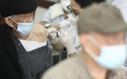 Những ai nên tiêm mũi 4 vaccine phòng COVID-19?