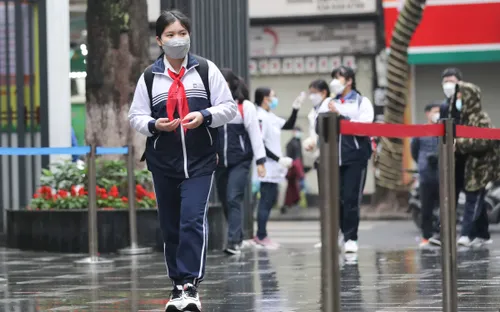 Cố gắng không để phát sinh ổ dịch vì đưa học sinh đi học trở lại