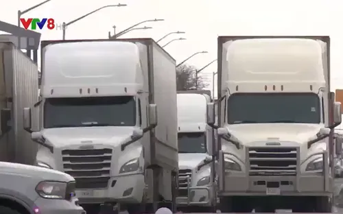 Đình trệ trên tuyến đường bộ nối Canada - Mỹ