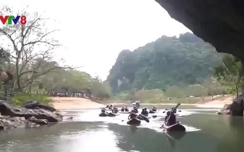 Khám phá động Phong Nha những ngày đầu năm mới