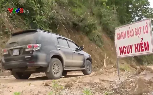 Quảng Nam: Chưa thể khôi phục giao thông lên vùng sạt lở núi