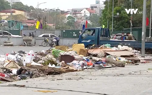 Hà Nội: Nhiều bãi rác tự phát gây mất mỹ quan đô thị