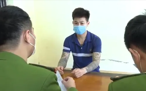 Dùng súng bắn tài xế taxi do nghi bị nói dối không tìm thấy bạn gái