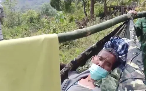 Quảng Nam: Cấp cứu bệnh nhân Lào bị bệnh nặng