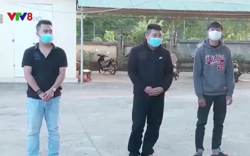 Khởi tố nhóm đối tượng tàng trữ trái phép vũ khí quân dụng và đánh bạc