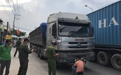 Xe đầu kéo gây tai nạn, hai vợ chồng tử vong tại chỗ