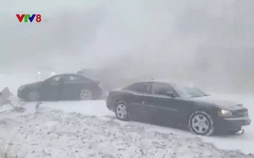 Gần 60 chiếc xe đâm nhau liên hoàn trên cao tốc ở Mỹ