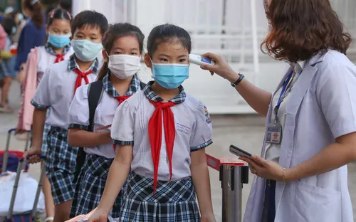 Toàn bộ học sinh TP Hồ Chí Minh trở lại trường học