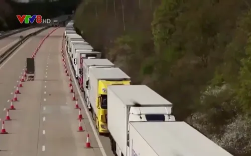 Tắc nghẽn nghiêm trọng tại các cảng biển giữa Anh và Pháp