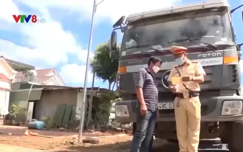 Đắk Nông: Phạt nhiều nhà xe chở quá tải