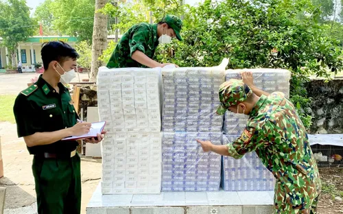 Bắt 2 vụ buôn lậu trong đêm ở Kiên Giang