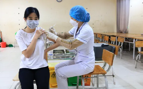 Đẩy mạnh tiến độ tiêm chủng vaccine phòng COVID-19