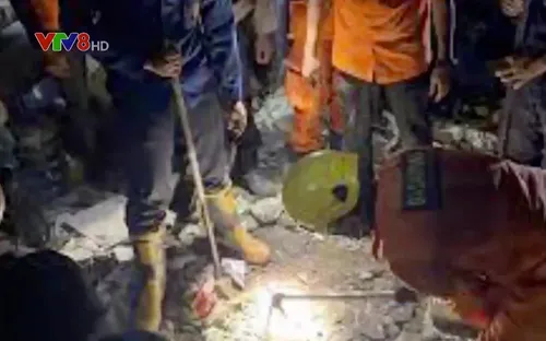 Sập siêu thị mini tại Indonesia, nhiều người bị chôn vùi