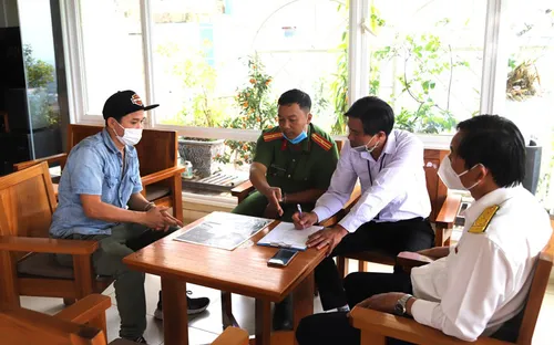 Phạt gần 19 triệu đồng với chủ quán bán ly cà phê 'Phượng hoàng lửa'