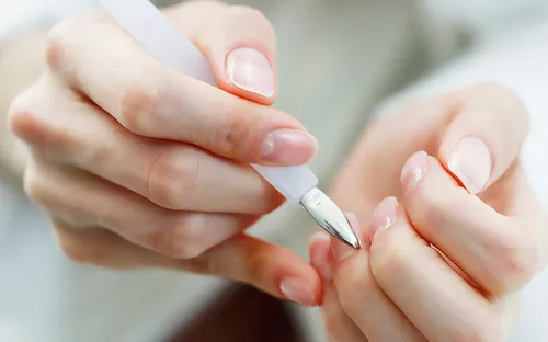 Móng tay dài tiềm ẩn nguy cơ nhiễm trùng cao