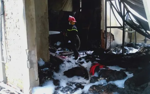 Cháy xưởng may 300m2 ở Hà Nội, 1 người tử vong