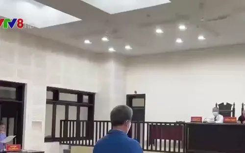 Lãnh án 9 năm tù vì ném bom xăng trả thù