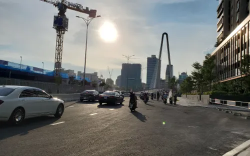 Người dân tấp nập qua cầu Thủ Thiêm 2 trong ngày đầu thông xe