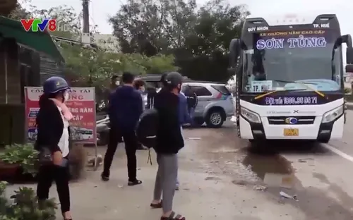 Giả danh nhà xe thu lợi bất chính