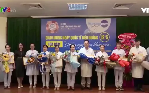 Bệnh viện Trung ương Huế tuyên dương đội ngũ y tế trong phòng chống dịch và ghép tạng