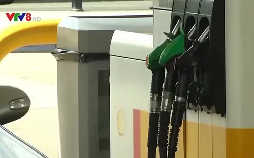 Giá xăng tăng kỷ lục tại Mỹ