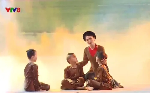 "Người Mẹ Làng Sen"