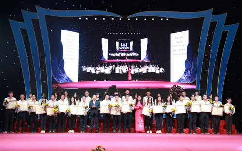 Tuyên dương 700 học sinh giỏi tiêu biểu Thủ đô năm học 2021 - 2022