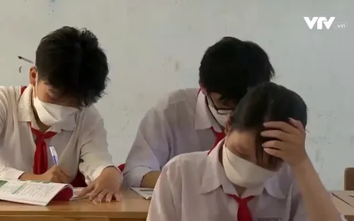 Áp lực tuyển sinh vào lớp 10