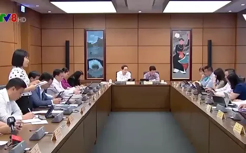 Cần điều chỉnh hợp lý giá sách giáo khoa