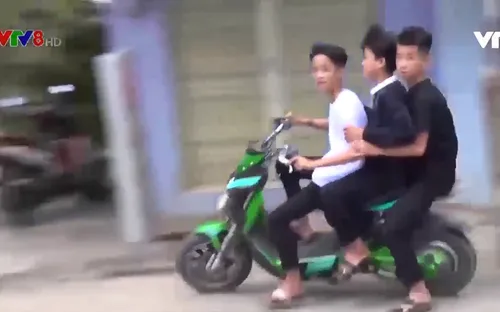 Báo động gia tăng tình trạng thanh thiếu niên vi phạm an toàn giao thông