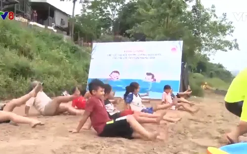 Quảng Bình mở lớp dạy bơi miễn phí cho trẻ em