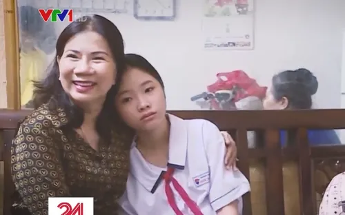 “Mẹ đỡ đầu” hỗ trợ hàng ngàn trẻ em mồ côi do COVID-19