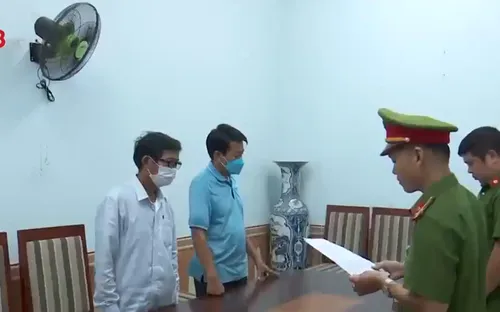 Khởi tố 2 đối tượng xúc phạm, lăng mạ lực lượng công an