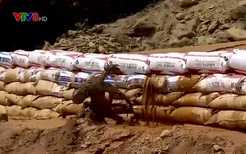 Rầm rộ khai thác vàng trái phép trước khi đóng cửa