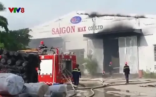 Cháy lớn tại Khu Công nghiệp ở Bình Định