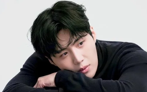 Rộ tin Kim Seon Ho gặp vấn đề sức khỏe vì căng thẳng tột độ