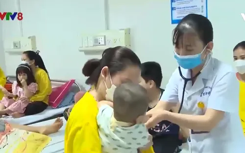 Hơn 200 nhân viên y tế Thanh Hóa nghỉ việc do áp lực công việc