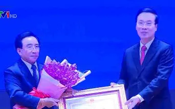 Trao tặng Huân chương Hồ Chí Minh cho lãnh đạo Đảng, Nhà nước Lào