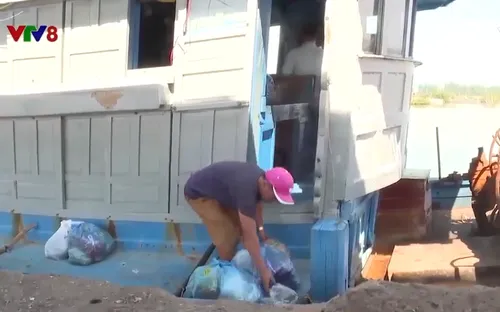 Ngư dân Quảng Ngãi tiết giảm chi phí vươn khơi