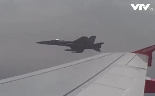 Chiến đấu cơ hộ tống máy bay chở khách bị đe dọa đánh bom