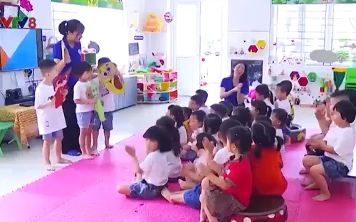 Hàng ngàn giáo viên Nghệ An bị chậm lương