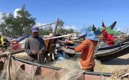 Bộ Công Thương đề xuất hỗ trợ giá xăng dầu cho ngư dân