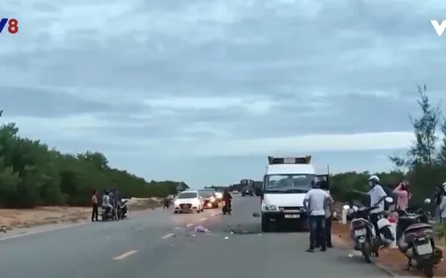 Quảng Nam: Xe máy đối đầu, 3 người thương vong