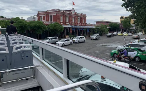 TP Huế thí điểm dịch vụ tham quan bằng ô tô 2 tầng